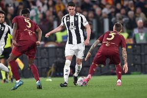 全市场：弗拉霍维奇可能入选对阵比萨大名单 他对续约持开放态度 - 资讯配图