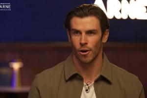 贝尔：C罗一直想进球、超越梅西，有几次我没传球他挥手不满 - 资讯配图