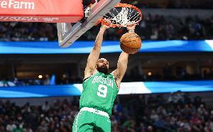 队友不给力！德里克·怀特17中9空砍29分3板3助1断 罚球8中8 - 资讯配图