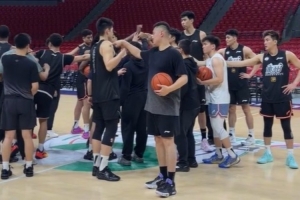 新主场！广州男篮踩场训练已完成 从这里启航  期待大家的到来 - 资讯配图