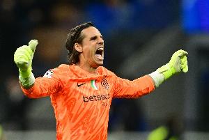 意天空记者:索默未来仍不明确,国米在寻找新的主力门将 - 资讯配图