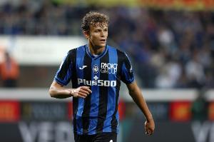 意媒:斯卡尔维尼在意杯半决赛左膝受伤离场,将接受进一步检查 - 资讯配图