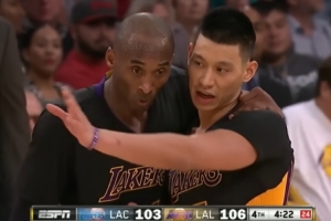 林书豪调侃让科比帮打挡拆：幸好我投进了 要没进可能会被裁 - 资讯配图