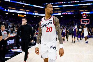 约翰·科林斯颈部拉伤不会随队前往客场 将至少缺席三场比赛 - 资讯配图