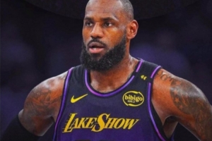 美网友：詹姆斯比天勾多用3年才破进球纪录 尊重他&但仍不是GOAT - 资讯配图