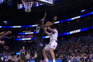 超巨表现！弗拉格关键大帽卡特回身 顶着后者打进失衡2+1！ - 资讯配图