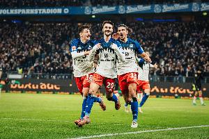 德天空：汉堡希望留下法比奥·维埃拉，后者与阿森纳合同明年到期 - 资讯配图