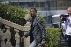 埃弗拉怒斥内维尔、基恩、斯科尔斯：自己执教一团糟还扼杀卡里克 - 资讯配图