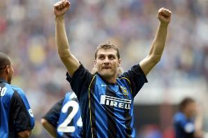 维耶里：米兰德比战一切皆有可能，国米领先10分是很大的优势 - 资讯配图