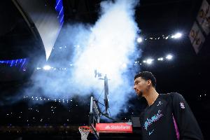 现象级数据！韦尔单场送出至少5次抢断和5次封盖 热火队史第一人 - 资讯配图