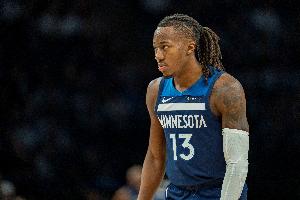 芬奇：道苏姆能延误&突破&速度也很快 他攻防两端表现都很棒 - 资讯配图