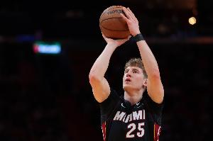 希罗：亚库乔尼斯非常努力 未来会继续看到他有多出色 - 资讯配图