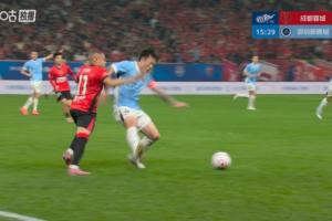 热议姜至鹏红牌：太严厉了；彻底打破双方平衡；比赛的转折点 - 资讯配图