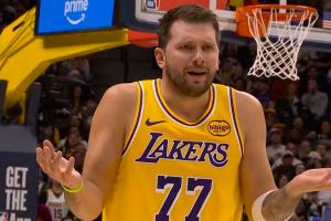 还在抱怨呢?!东契奇吃到本赛季第15个T 再吃1个T将自动禁赛! - 资讯配图