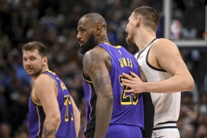 湖掘大战首发:东契奇&詹姆斯&里夫斯率队挑战约基奇&穆雷 - 资讯配图