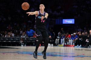 稳定输出！希罗全场16投9中&罚球5中5 拿到25分4篮板5助攻 - 资讯配图