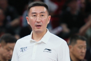 直播吧：北京首钢询问同曦 购买后卫外援戴维斯的优先续约权价格 - 资讯配图