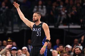 克莱生涯第200场至少5+三分历史第三人!仅次于库里哈登 - 资讯配图