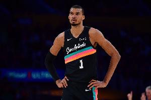 解说：文班面对所有MVP主要竞争对手都打出了优势 还是很有机会的 - 资讯配图