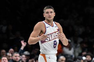 外线没谱！格雷森·阿伦19中6拿到21分8助 三分16中5 - 资讯配图