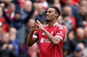 赫拉芬贝赫:狼队不应该排名垫底 我们必须忘记之前的比赛结果 - 资讯配图