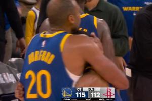 关键球！梅尔顿自投自补打进 与霍福德紧紧相拥 勇士领先3分！ - 资讯配图