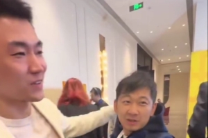 互联网现状！贾磊与高诗岩全明星活动碰面 称后者为CBA最出色后卫 - 资讯配图