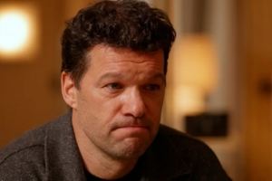 巴拉克谈丧子之痛:这种痛苦难以言喻,谈到他就很难控制情绪 - 资讯配图