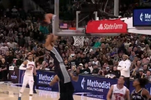 恐怖的防守反击！文班亚马遮天大帽坎宁安&反击空接暴扣 - 资讯配图