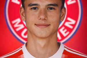 记者:拜仁签下萨尔茨堡16岁中场马里奇达协议,球员今夏正式加盟 - 资讯配图