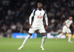 辗转多队!27岁穆阿尼英超21场1球,巅峰身价8000万欧跌剩2500万 - 资讯配图