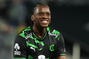 德天空：斯图加特对纳齐尼奥感兴趣，但球员身价可达800万欧太高 - 资讯配图