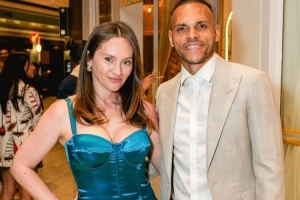 太阳报：前巴萨前锋布莱斯维特投资多个领域，身家已超过2.5亿镑 - 资讯配图