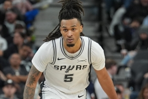 轻松两双！卡斯尔以串联为主&拿11分12助2断1帽 正负值+20！ - 资讯配图