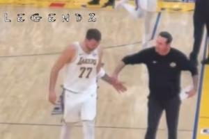 冲突解析！雷迪克to东契奇：你啥毛病？你推开我手？TM坐下吧 - 资讯配图