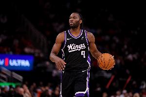 怎么就成弃将了?阿丘瓦16中12空砍29分11板5助1断2帽 - 资讯配图