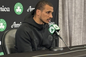 卖关子!塔图姆今日复出有上场时间限制吗?马祖拉:我不知道 - 资讯配图