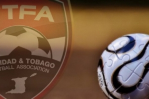 特立尼达与多巴哥足协官方：经协商与国家队主帅德怀特·约克解约 - 资讯配图