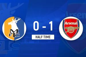 半场-阿森纳1-0曼斯菲尔德 马杜埃凯破门+中柱16岁道曼失单刀 - 资讯配图