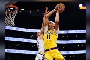 关注比赛！詹姆斯社媒转发海斯暴力隔扣&东契奇神奇打板三分 - 资讯配图