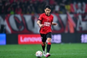 贡献两次助攻！王东升发文：可以继续否定我，我会继续做我自己 - 资讯配图