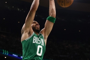 很真诚!塔图姆复出前一天发表讲话 感谢了球队人员&包括双向球员 - 资讯配图