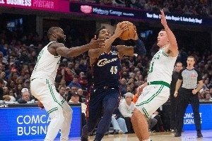 骑媒:季后赛最大对手并非活塞&尼克斯 绿军优势正好对上骑士弱点 - 资讯配图