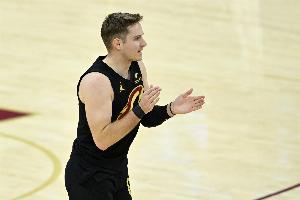 阿特金森:哈登和梅里尔化学反应建立得非常快 场上沟通做得很好 - 资讯配图