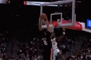 冲击力十足！榜眼哈珀切入接球双手隔扣马瑟林打成2+1 - 资讯配图