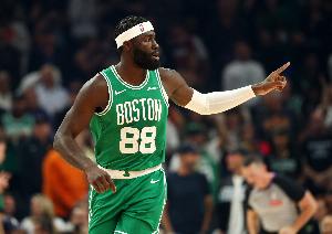 塔图姆：我和奎塔在比赛中就有沟通 聊到之后如何更好地建立默契 - 资讯配图