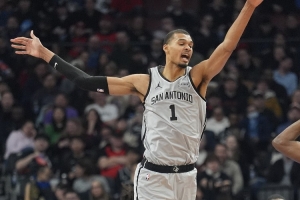 文班:我身上无任何酸痛&这说明我很健康 两天休息后我将恢复如初 - 资讯配图