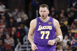 得分王!东契奇本赛季第10次单场40+ 超越爱德华兹独居联盟第一 - 资讯配图