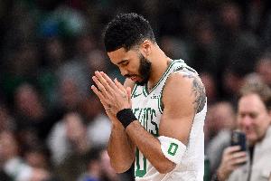 塔图姆：我昨天向球队表达我的感激之情 感谢他们每天都在激励我 - 资讯配图