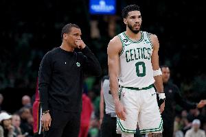 马祖拉:我们现在完整了 我们一直都知道塔图姆会在本赛季回归! - 资讯配图